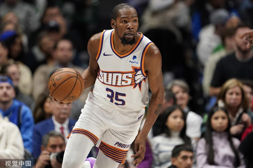 向禁区传中 向禁区传中