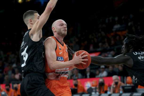 哈登凭借出 哈登凭借出